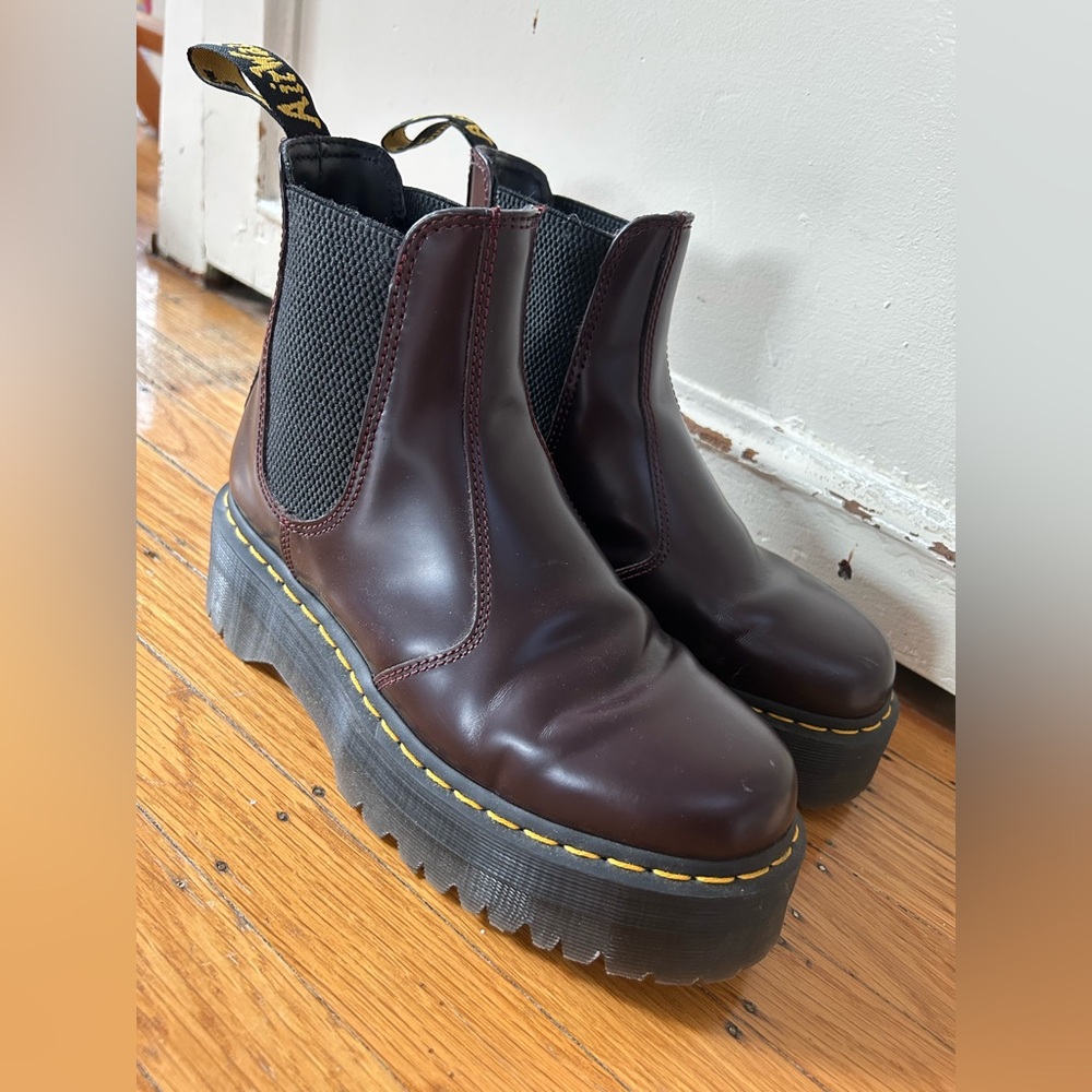 Doc Martens Platform Chelsea Boot Women’s size 8/39